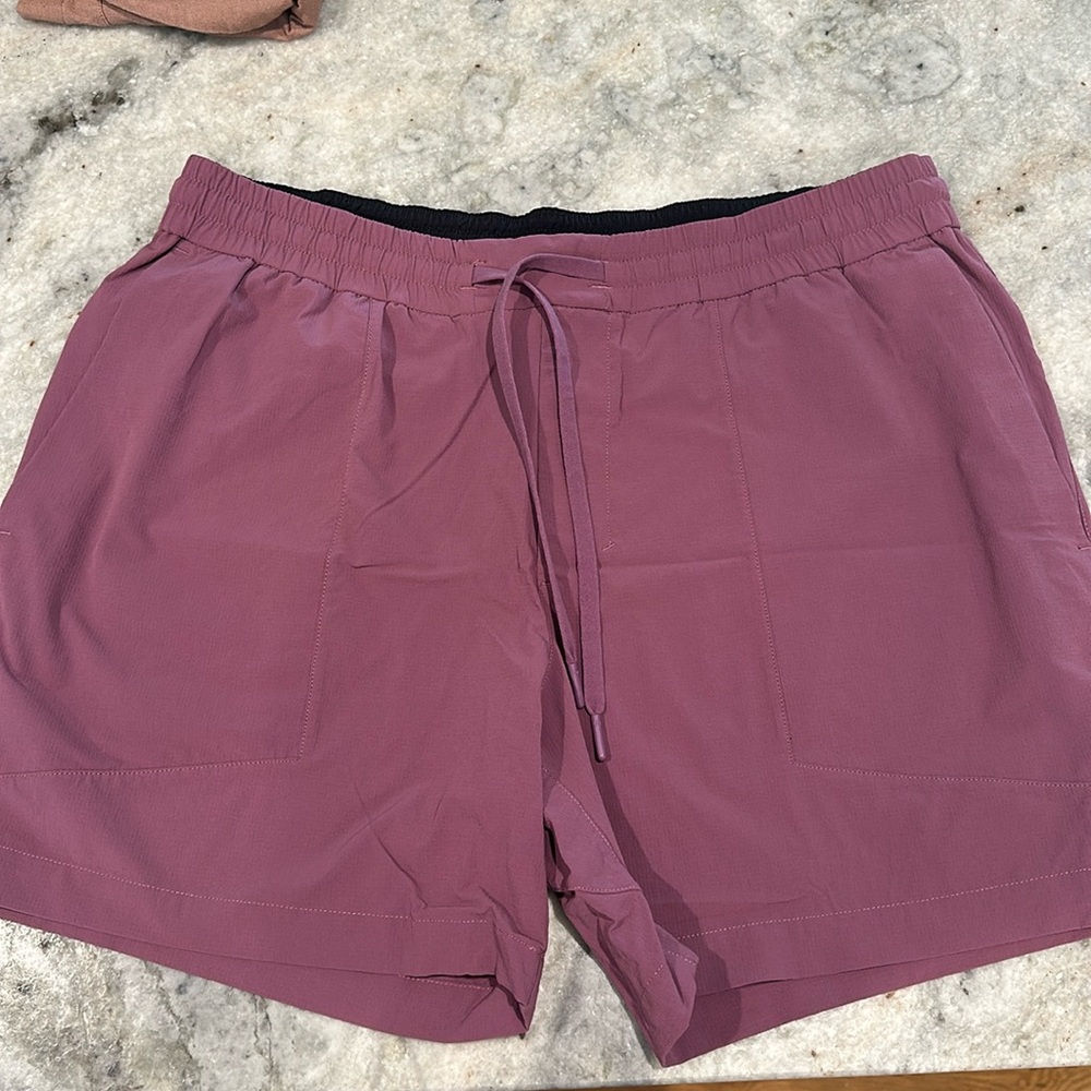 Lululemon Bowline 5 inch shorts in purple (size XL)
